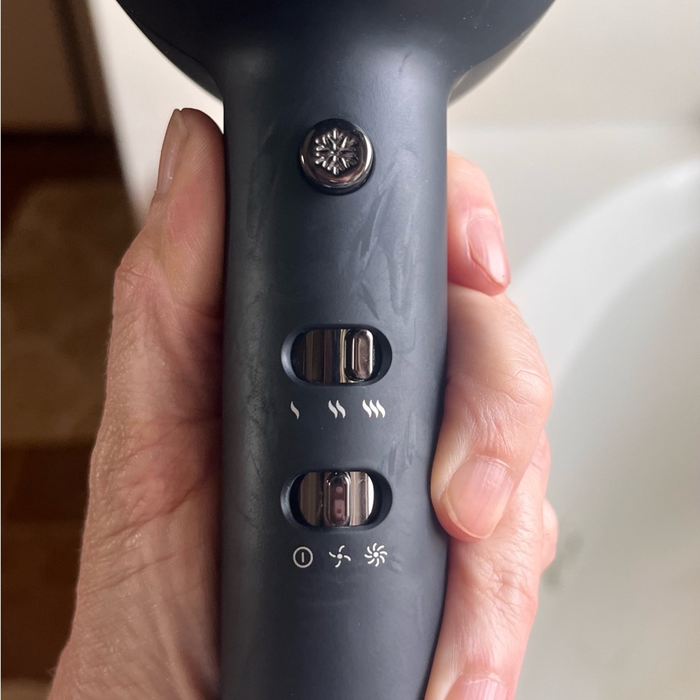 Lange Black Hair Dryer - Picture 2 of 3